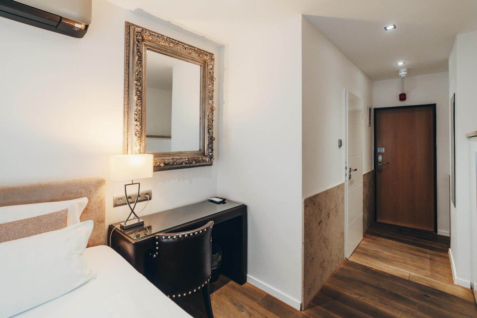 Boutique Hotel Duesseldorf Berial Bagian luar foto